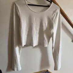 GUホワイト クロップド長袖Tシャツ Mサイズ