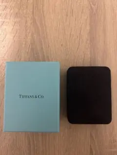 Tiffany & Co. ギフトボックスとリングケース