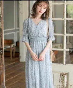 GRL Vネックシャーリングフラワーウエストワンピース　夏　水色　花柄ワンピース