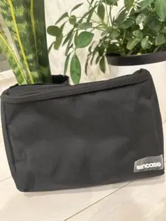【美品★未使用】incase ポーチ　旅行ポーチ トラベルポーチ　機能性◎！！