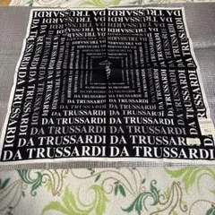 TRUSSARDI 大判ハンカチ　スカーフ　トラサルディ