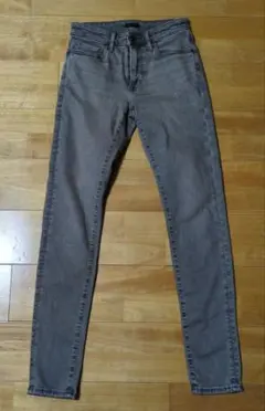 美品☆ユニクロ ウルトラストレッチスキニージーンズ☆グレー28股下82