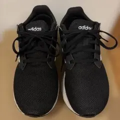 adidas ランニングシューズ 黒 24cm