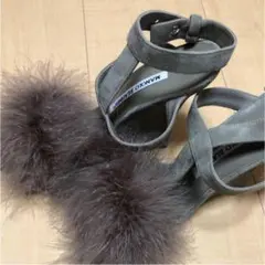 MANOLO BLAHNIK フェザー サンダル グレー サイズ35新品未使用のサムネイル