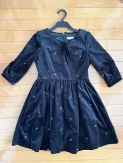 黒ワンピース【ベロア素材】