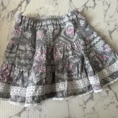 メゾピアノ　花柄グレーフリルレーススカート 120cm