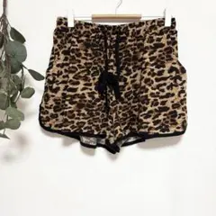 ヒョウ柄ショートパンツ ハーフパンツ レオパード アニマル柄 美脚効果 細身