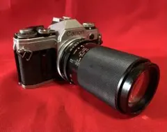 Canon AE-1 レンズ付きのサムネイル