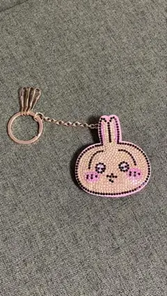 うさぎ（ちいかわ）キラキラストーンキーホルダー