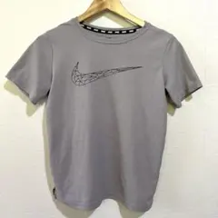ナイキ 半袖Tシャツ クルーネック アートロゴ 160 グレー　ポリエステル