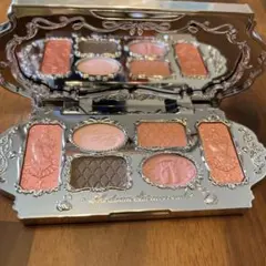 スワンバレエ　 アイシャドウパレット　ピンクスワン