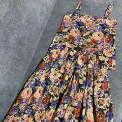アートな花柄ツーピース　タンクトップ　膝下ロングフレアスカート　両脇ポケット付き