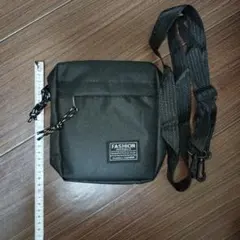 ブラック ショルダーバッグ