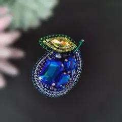 No.71*プルーン(ブルー系)＊ビーズ刺繍ブローチ＊一点もの*226