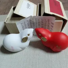 ウサギの陶器置物セット（白・赤）