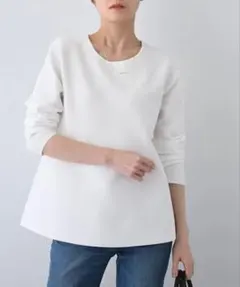 新品★INDIVI 美シルエットペプラムニット★ホワイト★定価¥14,960