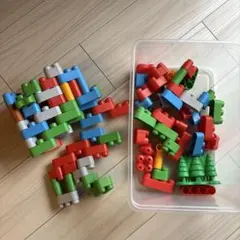 カラフルなブロック玩具セット