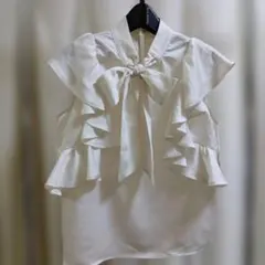 (新品)dazzlinフリルリボン半袖ブラウス アイボリーサイズ(F)
