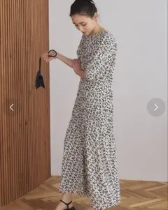 【極美品】titivate シャーリング デザイン ワンピース Mサイズ　黒