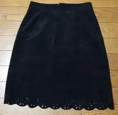スエード調　黒　裾が可愛いスカート　　日本製　61－89
