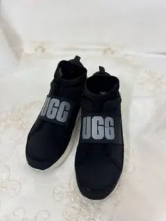 UGG ブラック スリッポン スニーカー 24cmのサムネイル