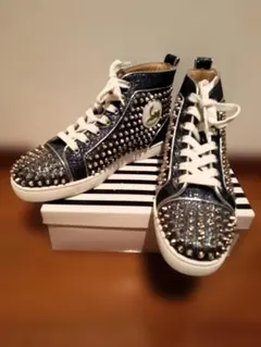【新品未使用】Christian Louboutinスタッズハイカットスニーカーのサムネイル