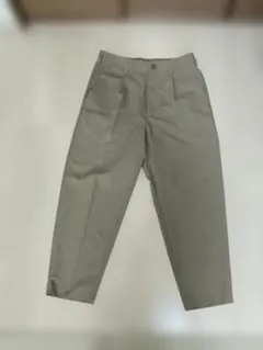 GU メンズM テーパードスラックス カーキ 美シルエット 春夏用 涼感素材