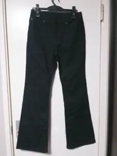 gu スリムフレアジーンズ　黒　Mサイズ