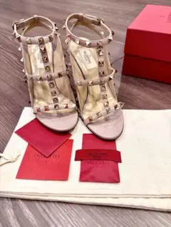 【未使用】Valentino ピンクベージュ　スタッズ35 1/2 (23cm)のサムネイル