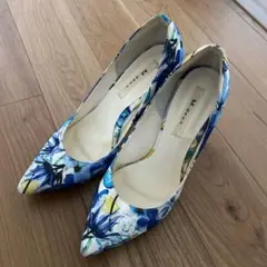 エムドゥ　ピンヒール花柄パンプス　23cmのサムネイル