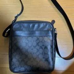 COACH ブラックレザーショルダーバッグ