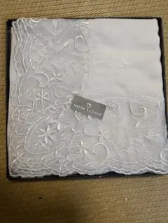 mila schön 刺繍入りハンカチ