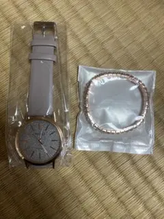 アナログ腕時計とブレスレットセット