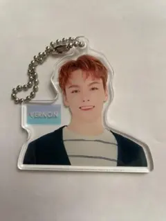 セブチカフェ アクリルキーホルダー バーノン