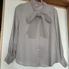 ナチュラルビューティーベーシック　リボン付きシフォンボウタイブラウス