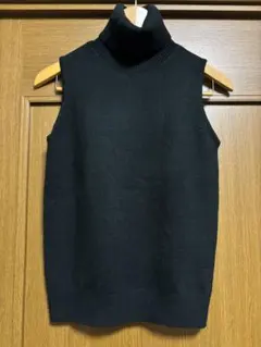 ノースリーブハイネック