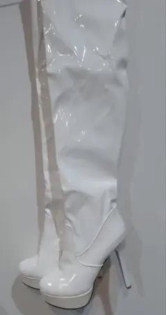 ホワイト ニーハイブーツ 高ヒール
