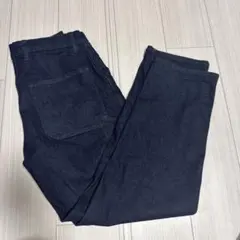 UNIQLO ダークブルー ストレートデニムパンツ