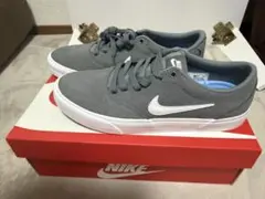 新品 NIKE CHARGE SUEDEスニーカー　27cmのサムネイル
