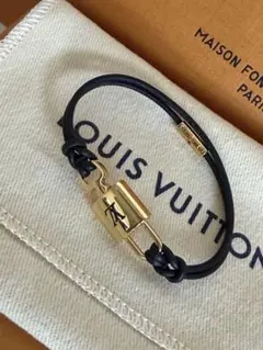 LOUIS VUITTON LVパドロック 黒 17