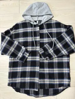 フード付きチェック柄シャツ