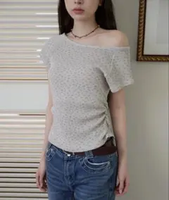 UNE MANSION 小花柄 Tシャツ ワンショルダーのサムネイル
