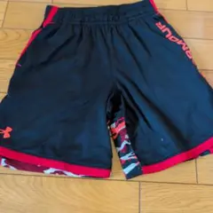 UNDER ARMOUR キッズ ハーフパンツ ブラック レッド
