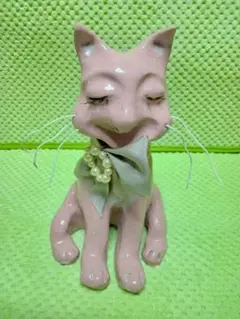 アンティーク　ピンク 猫の置物