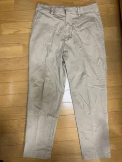 UNIQLO ベージュ チノパン