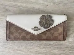 COACH フラワー装飾 長財布
