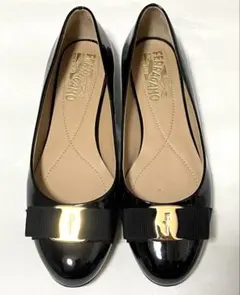 Salvatore Ferragamo VARINAフラットシューズ ブラックのサムネイル