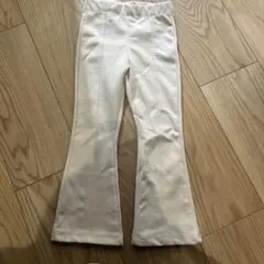 ZARA ホワイト フレアパンツ 104