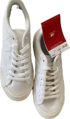 未使用　New Balance ホワイト スニーカー（キャンバス）のサムネイル