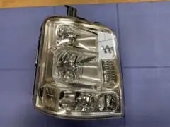 スズキ　エブリィワゴン　右ヘッドライト　HIDのサムネイル